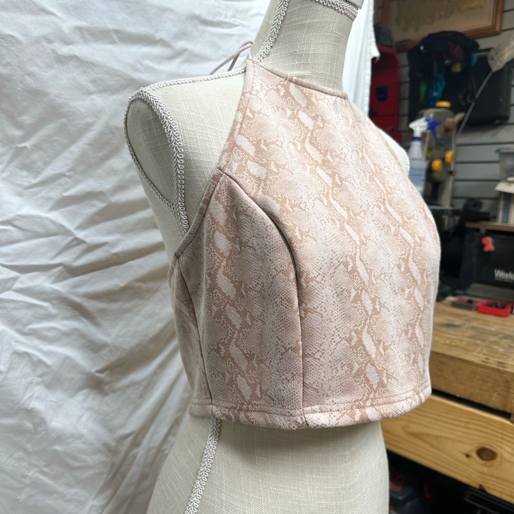 Honey Belle Pink Crop Top Size Large - Picture 2 of 9